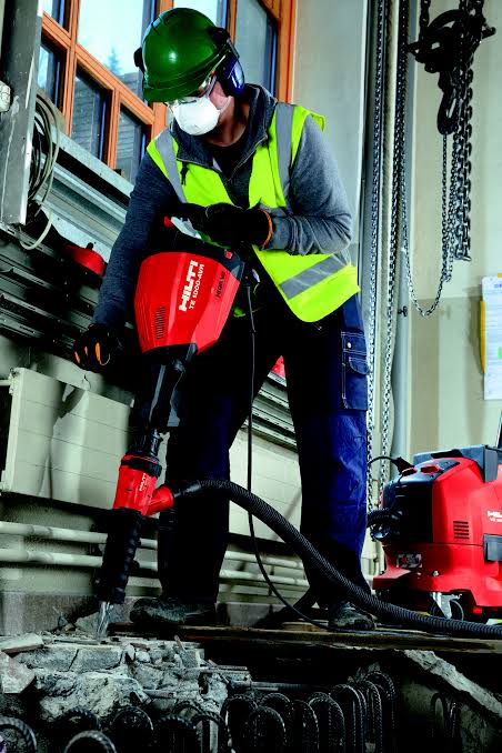 TE-S chisel in use on a Hilti TE 1000 breaker, breaking concrete on site